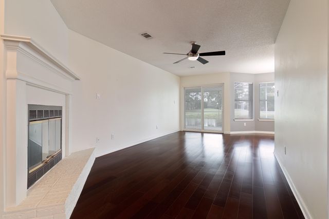 946 Shalimar Point Drive, Shalimar, FL 32579