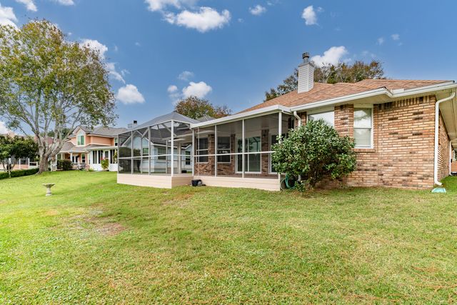 946 Shalimar Point Drive, Shalimar, FL 32579