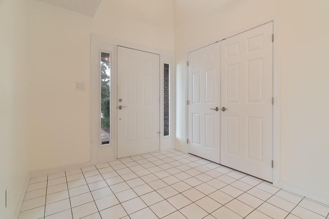 946 Shalimar Point Drive, Shalimar, FL 32579