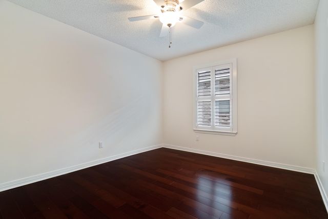 946 Shalimar Point Drive, Shalimar, FL 32579