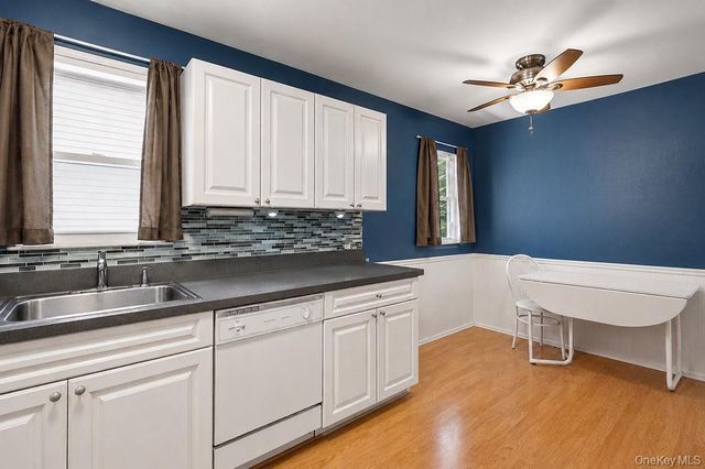 89 Parliament Place, North Babylon, NY 11703