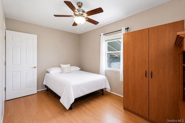 89 Parliament Place, North Babylon, NY 11703