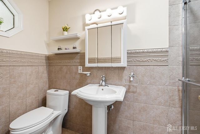 44 Lamar Avenue, Edison, NJ 08820
