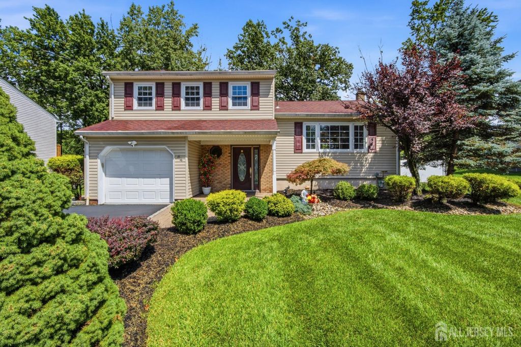 44 Lamar Avenue, Edison, NJ 08820