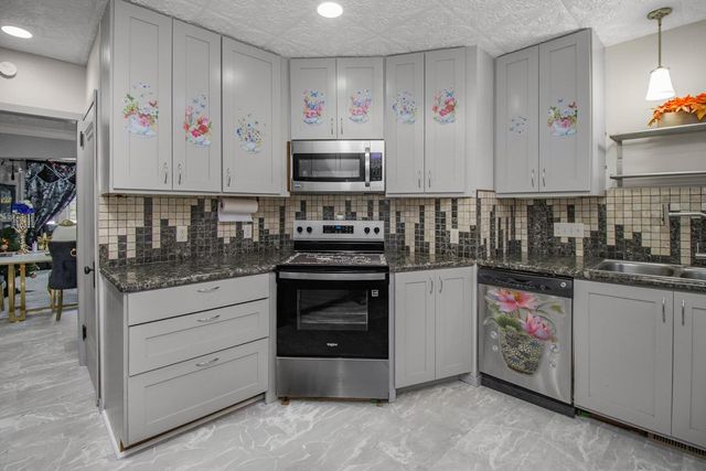 3430 Humboldt Avenue N, Minneapolis, MN 55412