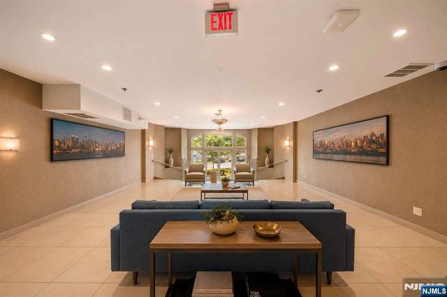 26 Ave At Port Imperial 424, West New York, NJ 07093