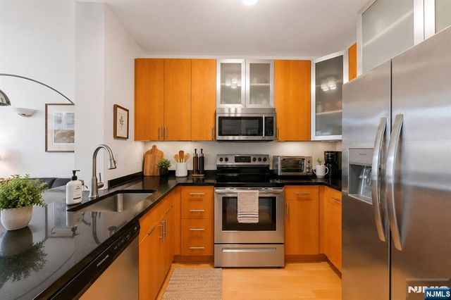 26 Ave At Port Imperial 424, West New York, NJ 07093