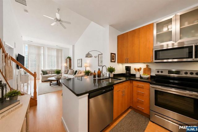 26 Ave At Port Imperial 424, West New York, NJ 07093