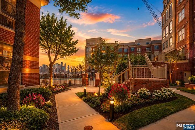 26 Ave At Port Imperial 424, West New York, NJ 07093