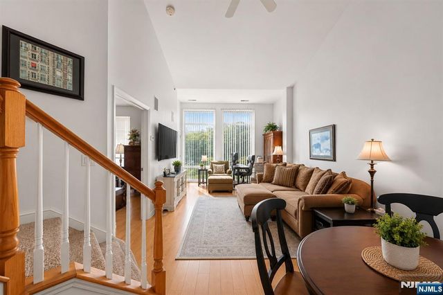 26 Ave At Port Imperial 424, West New York, NJ 07093