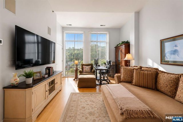 26 Ave At Port Imperial 424, West New York, NJ 07093