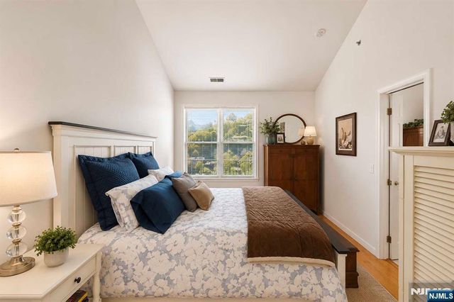 26 Ave At Port Imperial 424, West New York, NJ 07093