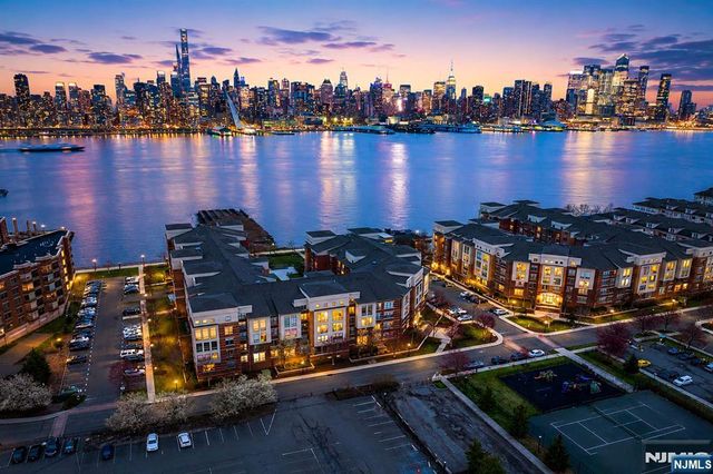 26 Ave At Port Imperial 424, West New York, NJ 07093