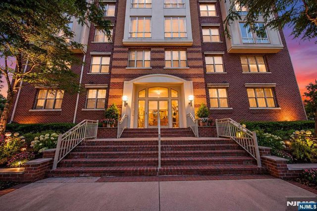 26 Ave At Port Imperial 424, West New York, NJ 07093