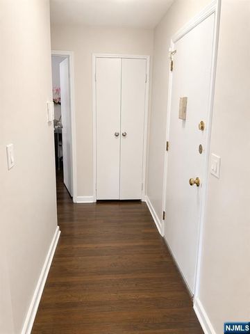 605 Grove L13, Clifton, NJ 07013