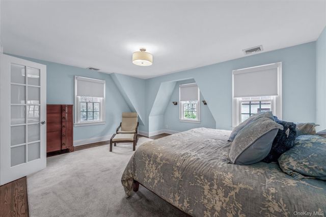 340 Manor Road, Douglaston, NY 11363