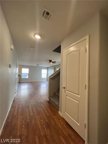 7320 Camden Pine Avenue, Las Vegas, NV 89129