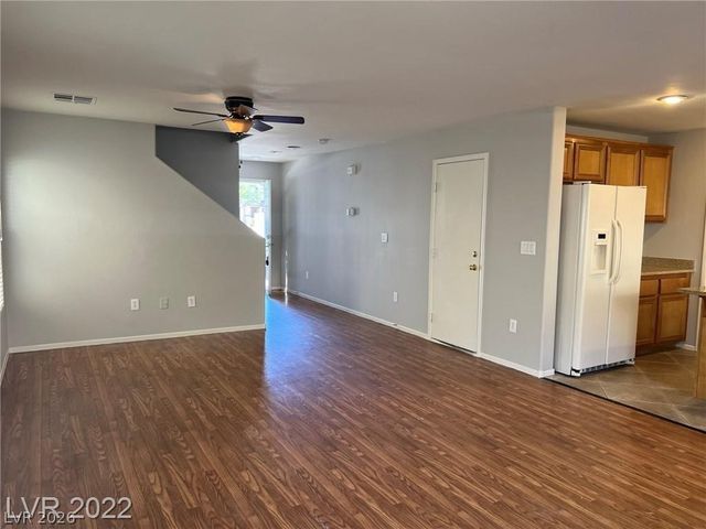 7320 Camden Pine Avenue, Las Vegas, NV 89129