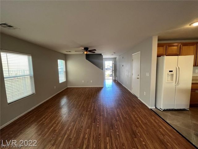 7320 Camden Pine Avenue, Las Vegas, NV 89129