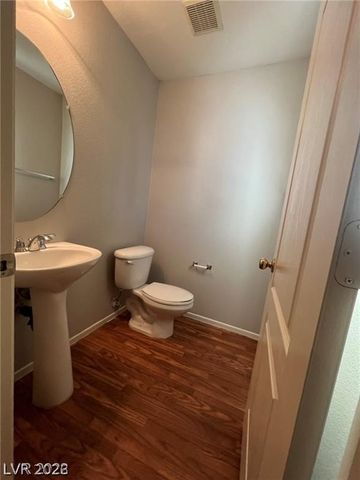 7320 Camden Pine Avenue, Las Vegas, NV 89129
