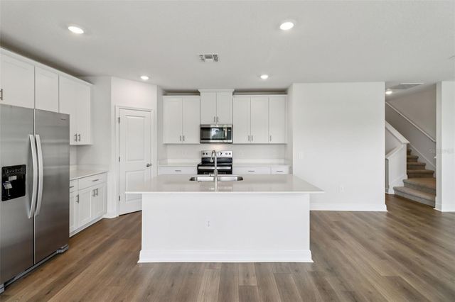 807 SUNSHOWER DRIVE, Lady Lake, FL 32159