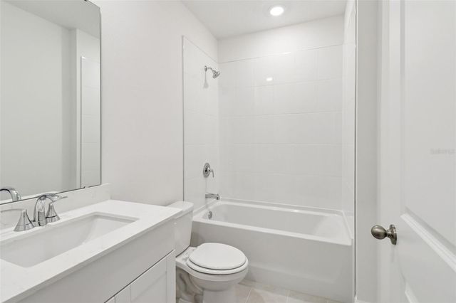 807 SUNSHOWER DRIVE, Lady Lake, FL 32159
