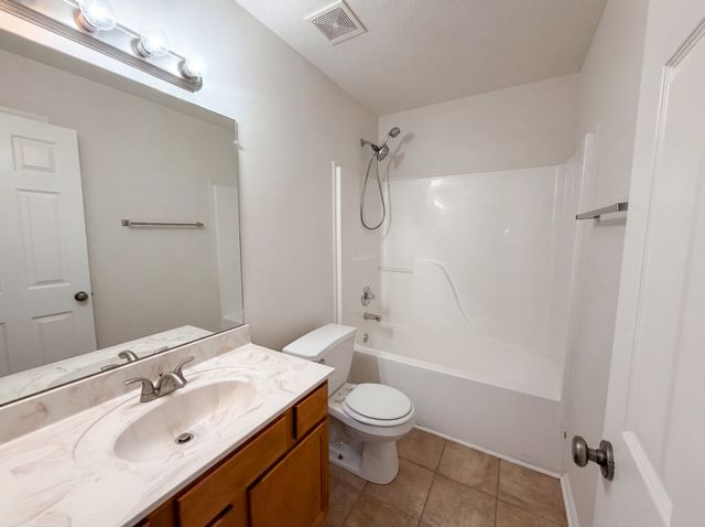 1840 Twin Rivers Rd, Clarksville, TN 37040