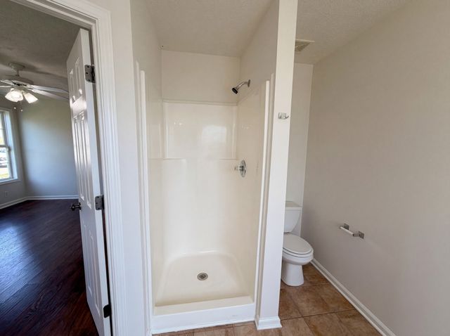 1840 Twin Rivers Rd, Clarksville, TN 37040