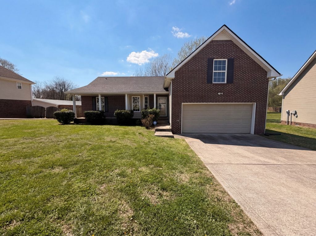 1840 Twin Rivers Rd, Clarksville, TN 37040