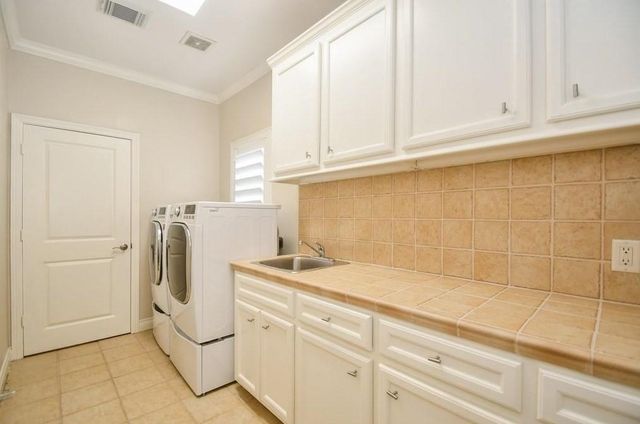 7626 E Jordan Cove, Houston, TX 77055