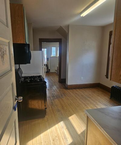 911 Jenks Avenue E, Saint Paul, MN 55106