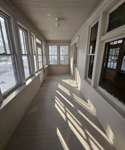 911 Jenks Avenue E, Saint Paul, MN 55106