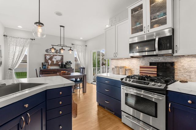 2225 SE Prairie Creek Drive, Waukee, IA 50263