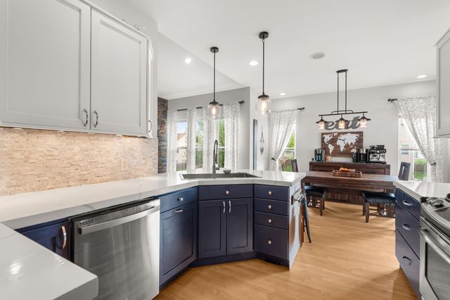 2225 SE Prairie Creek Drive, Waukee, IA 50263