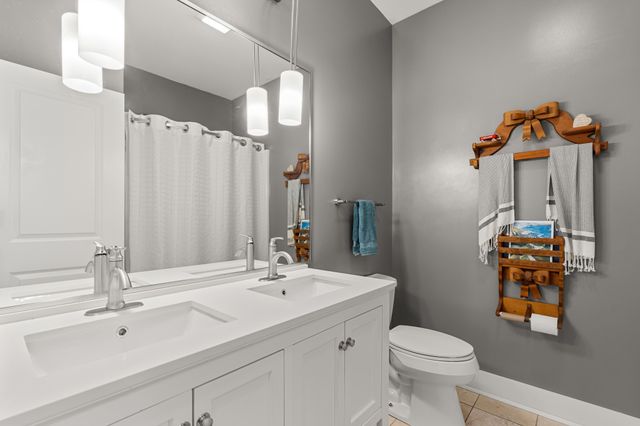 2225 SE Prairie Creek Drive, Waukee, IA 50263