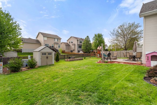 2225 SE Prairie Creek Drive, Waukee, IA 50263