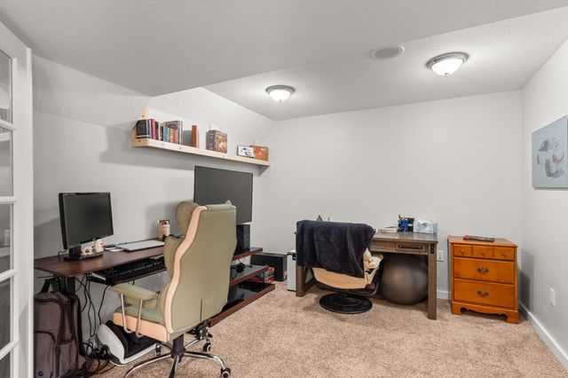2225 SE Prairie Creek Drive, Waukee, IA 50263