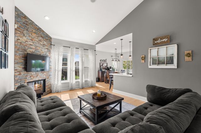 2225 SE Prairie Creek Drive, Waukee, IA 50263