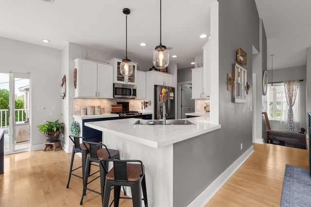 2225 SE Prairie Creek Drive, Waukee, IA 50263