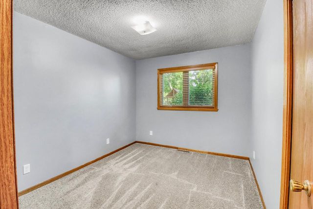 2206 Chancery Street S, Moorhead, MN 56560
