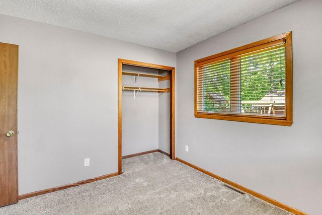 2206 Chancery Street S, Moorhead, MN 56560