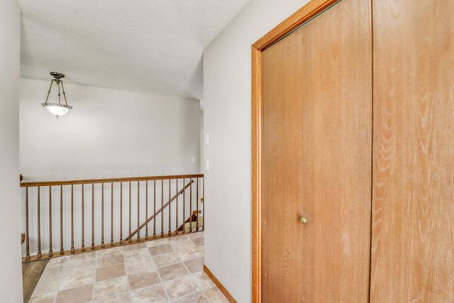 2206 Chancery Street S, Moorhead, MN 56560