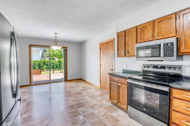 2206 Chancery Street S, Moorhead, MN 56560