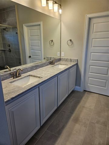 400 Willie's Court, Whitesboro, TX 76273