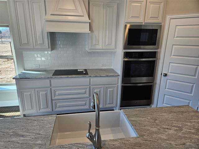 400 Willie's Court, Whitesboro, TX 76273