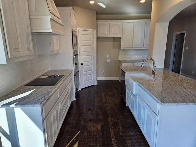 400 Willie's Court, Whitesboro, TX 76273