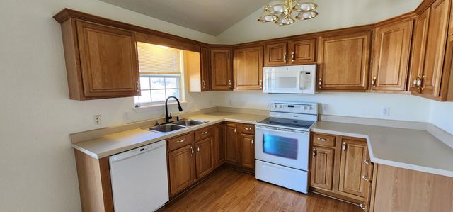 1714 Amy Street, West Plains, MO 65775