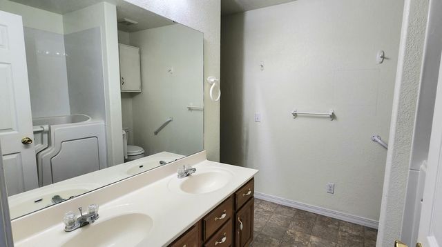 1714 Amy Street, West Plains, MO 65775