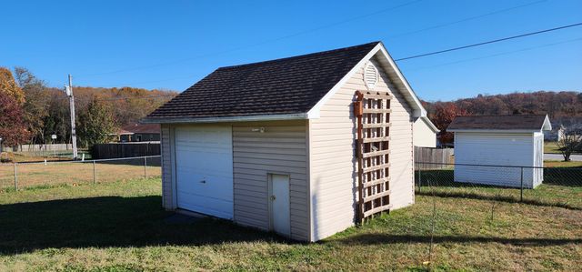 1714 Amy Street, West Plains, MO 65775