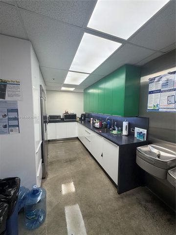 7620 NW 25th St 3, Miami, FL 33122